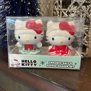 Hello Kitty, ceramic salt and pepper shaker set